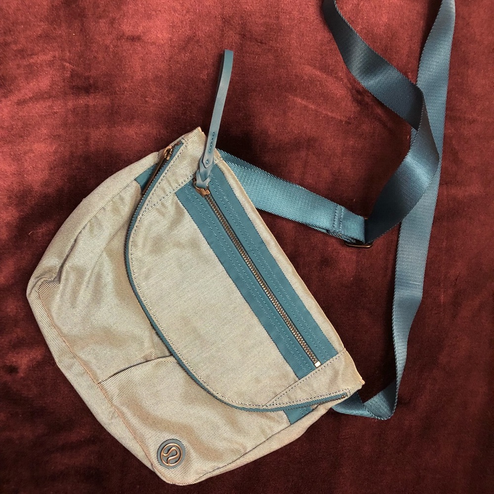 Lululemon festival bag crossbody